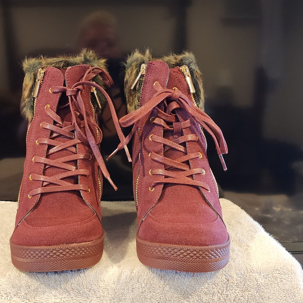 Wedge sneakers